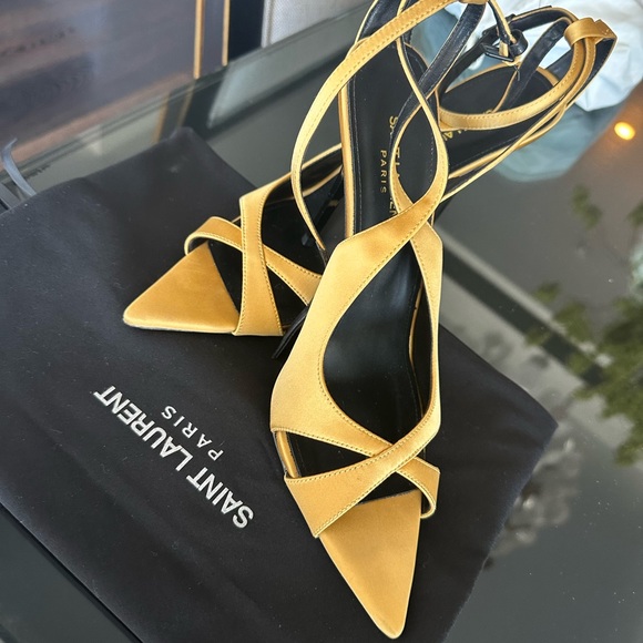 Saint Laurent Yellow Satin heels open toe - Picture 3 of 9